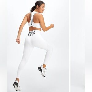 Fabletics Powerhold High-Waisted 7/8 legging white small